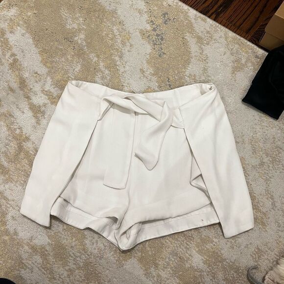 do+be white wrap front flowly high waist shorts - Picture 2 of 5